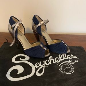 Seychelles Little Owl Heels